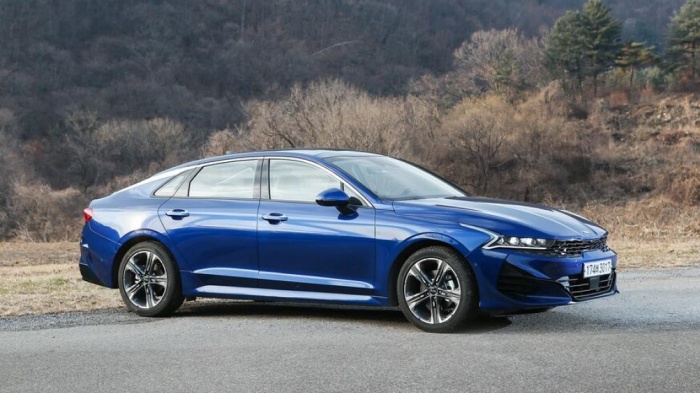 Kia K5 GT 2021 ra mắt tháng 11 với giá bán từ 709 triệu đồng